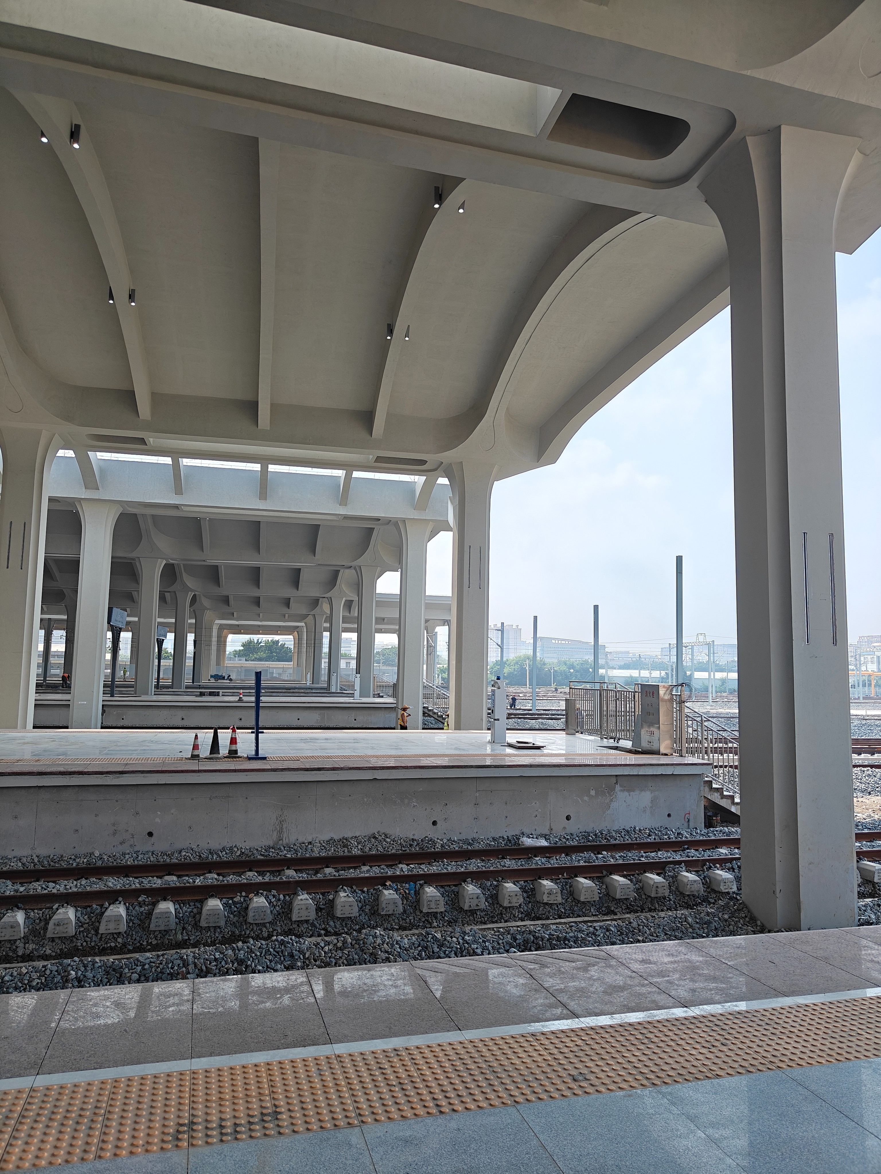 铁路站台安全防护升级！人员越界即告警，杜绝安全隐患！